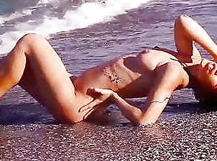 Девушки На Пляже Мастурбируют