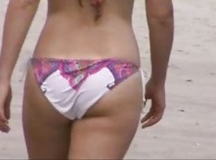 Candid sexy booty at the beach