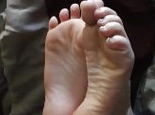 Soft wrinkled soles girl erotic pussy